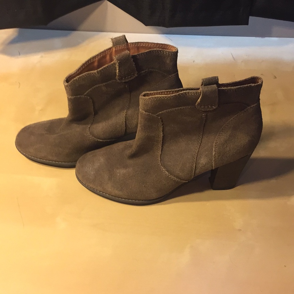 Clarks ankle suede boots